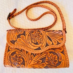QUE CHULA ITZEL NATURAL TOOLED LEATHER CROSSBODY BAG BOHO NWOT